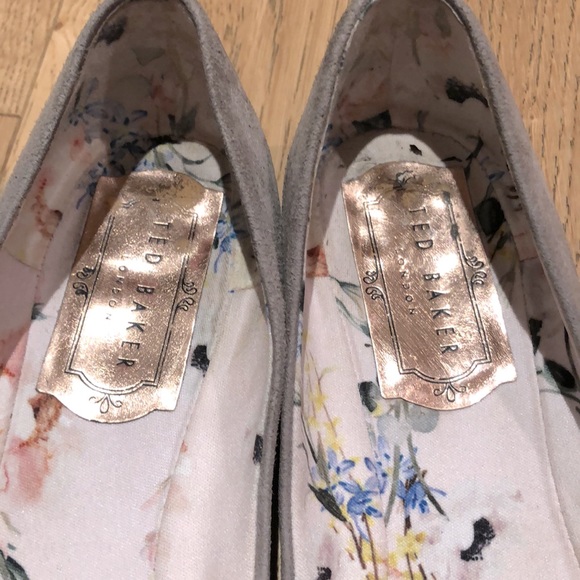Ted Baker Grey Suede Flats with Rose Gold Details - Picture 4 of 5